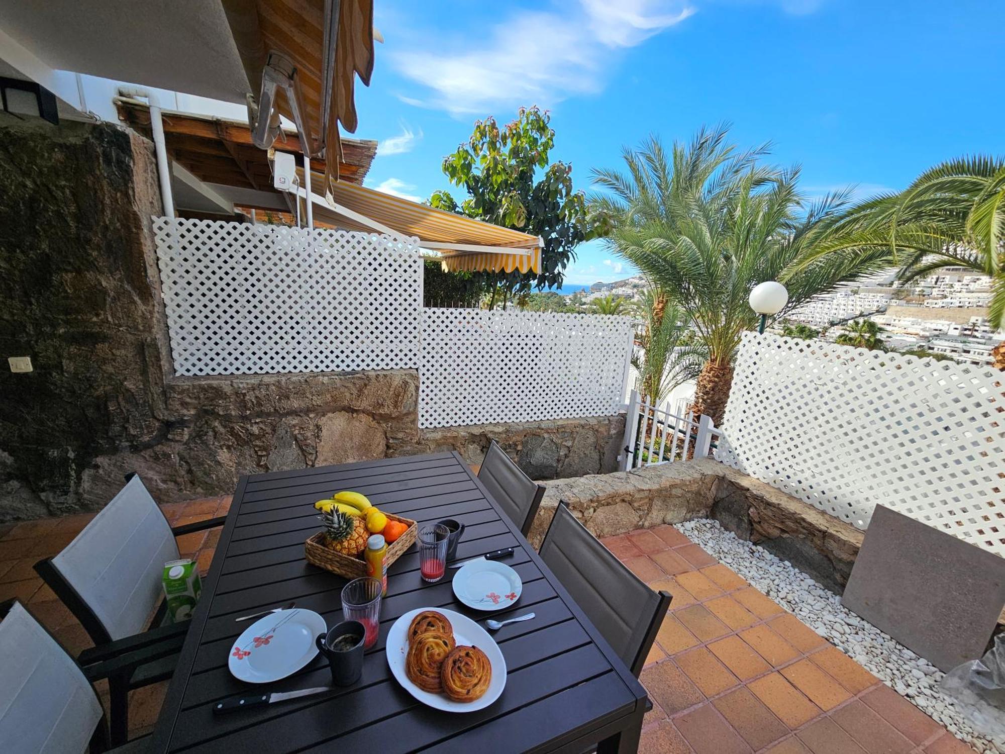 Stylish And Comfortable Duplex Apartment Near Swimming Pool Mogan Exterior photo