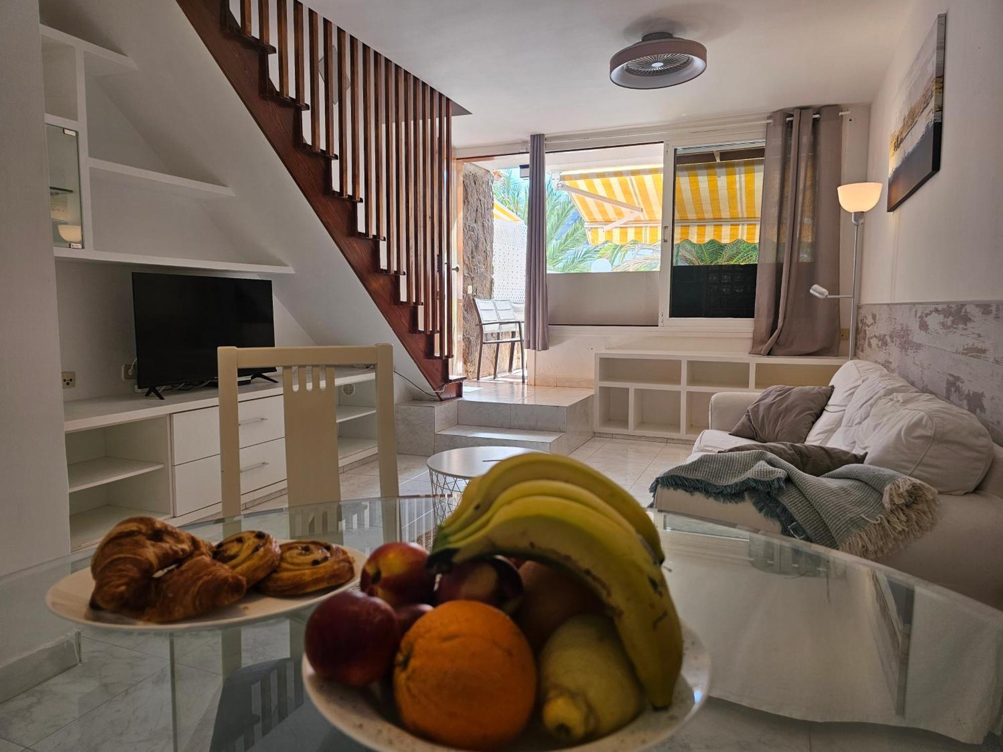 Stylish And Comfortable Duplex Apartment Near Swimming Pool Mogan Exterior photo